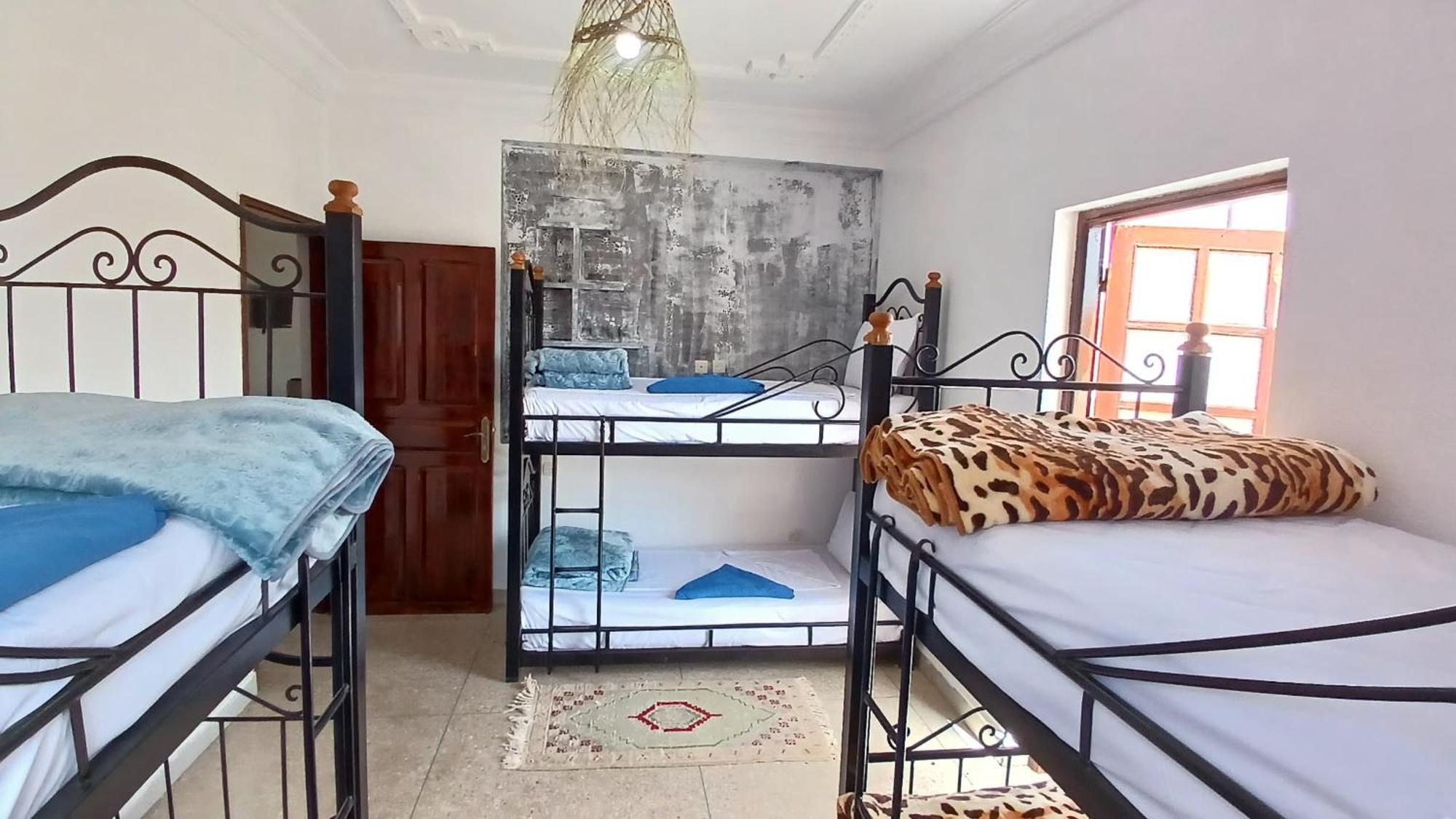 Warzazat Hostel Buitenkant foto