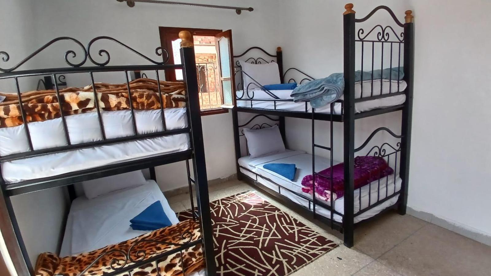 Warzazat Hostel Buitenkant foto
