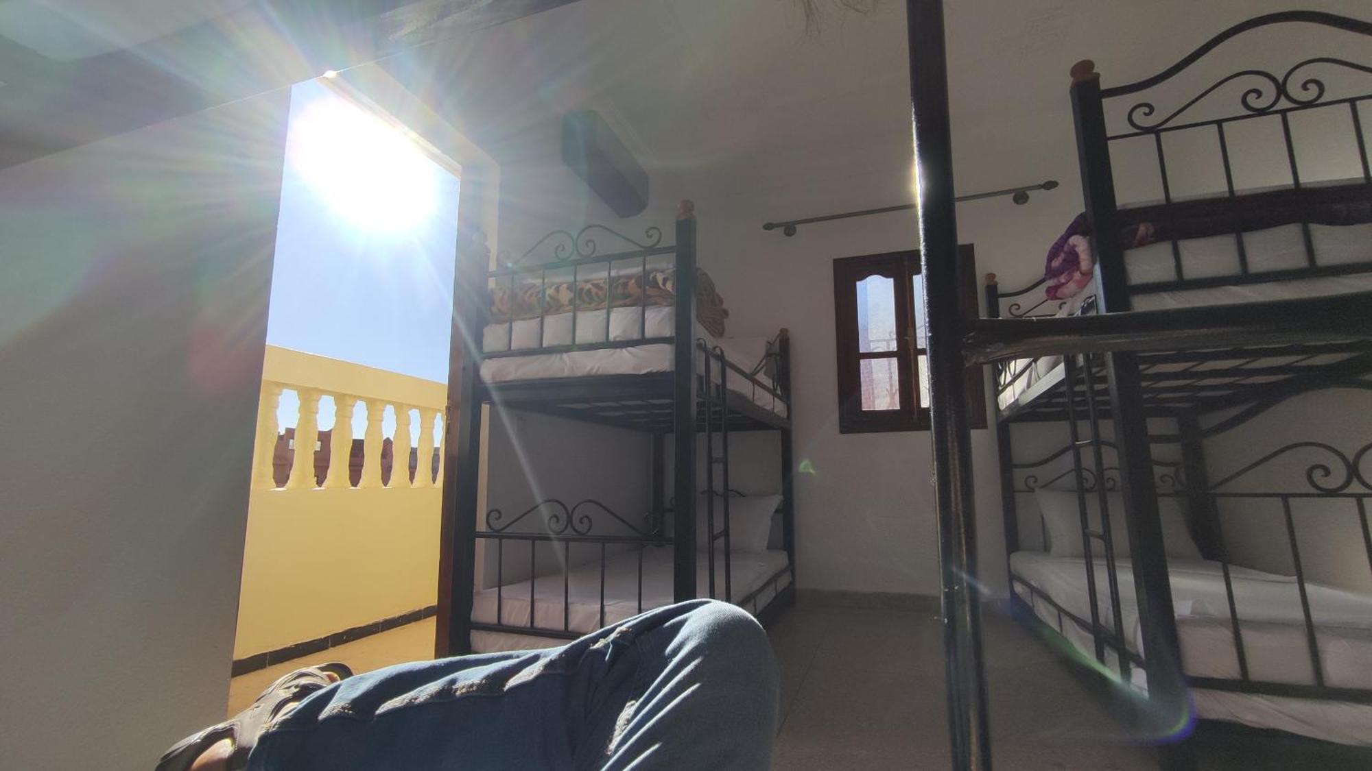 Warzazat Hostel Buitenkant foto