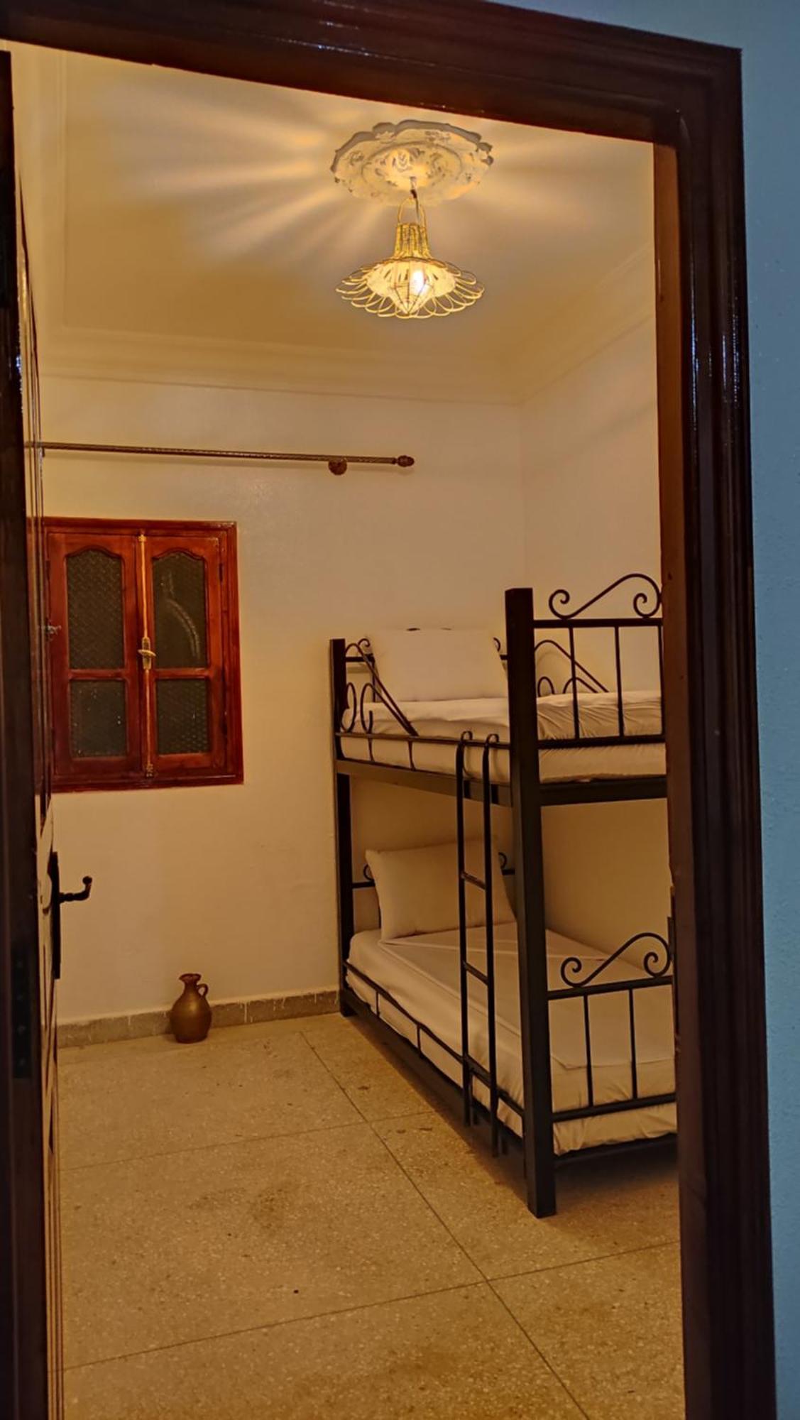 Warzazat Hostel Buitenkant foto