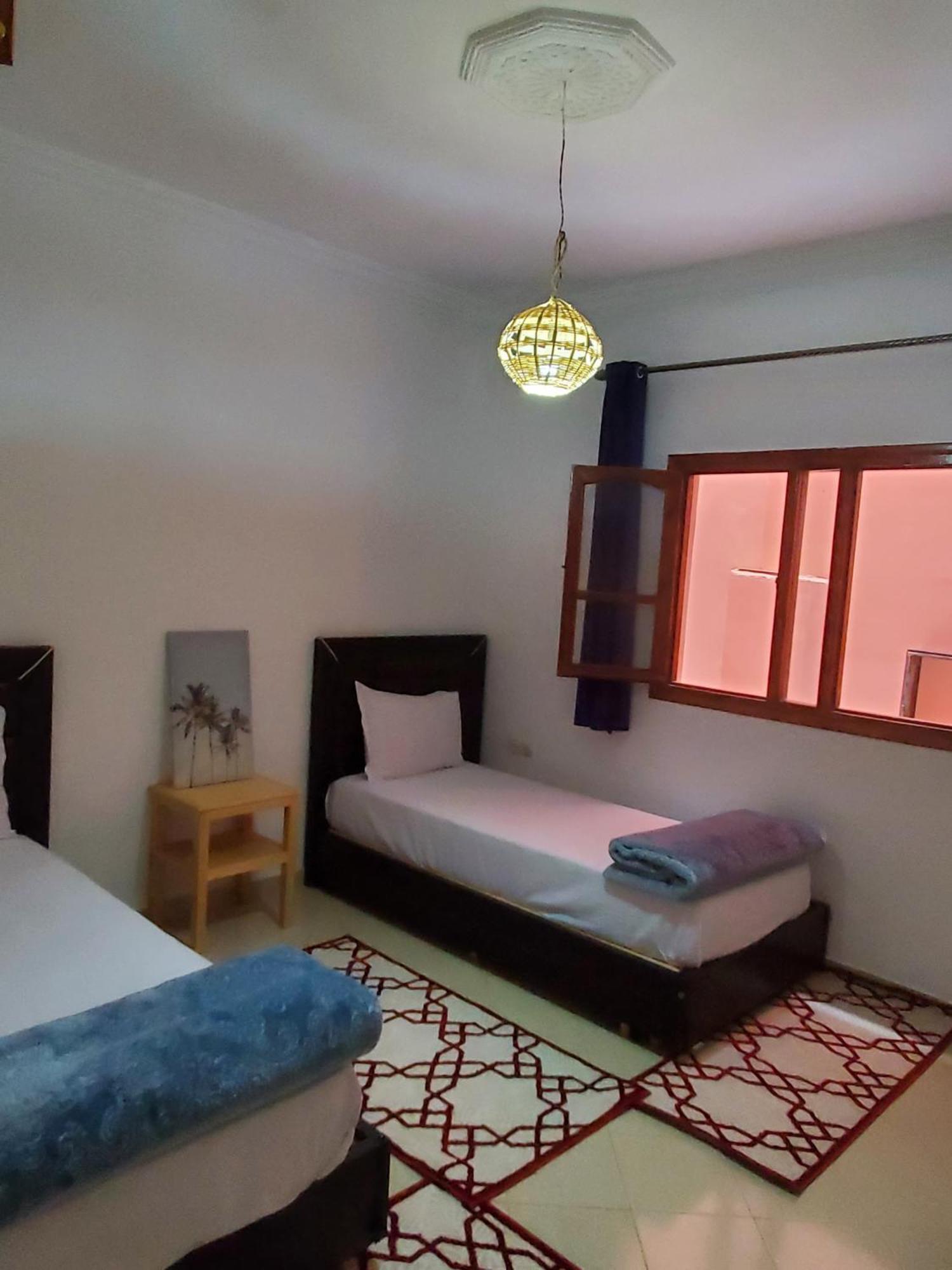 Warzazat Hostel Buitenkant foto