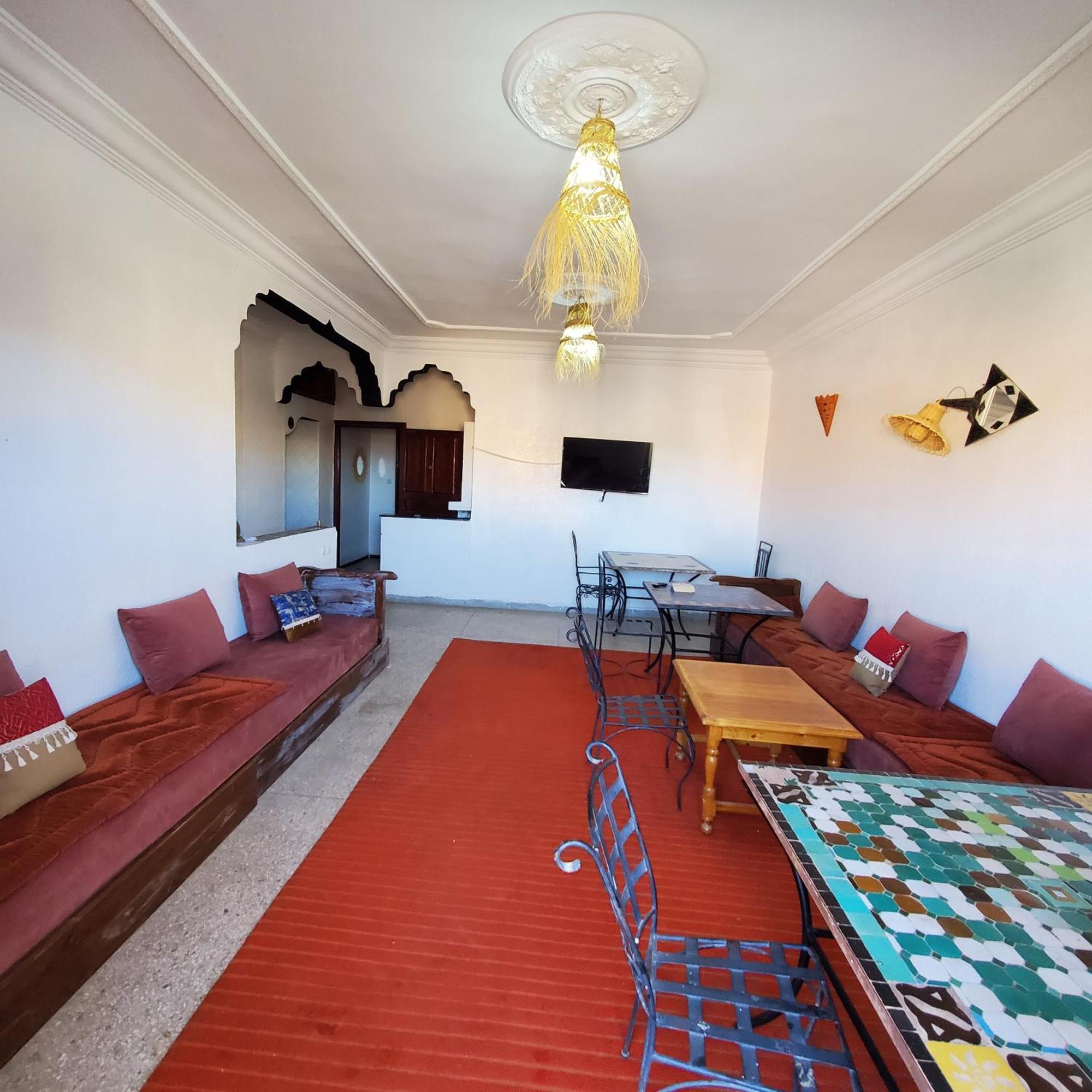 Warzazat Hostel Buitenkant foto