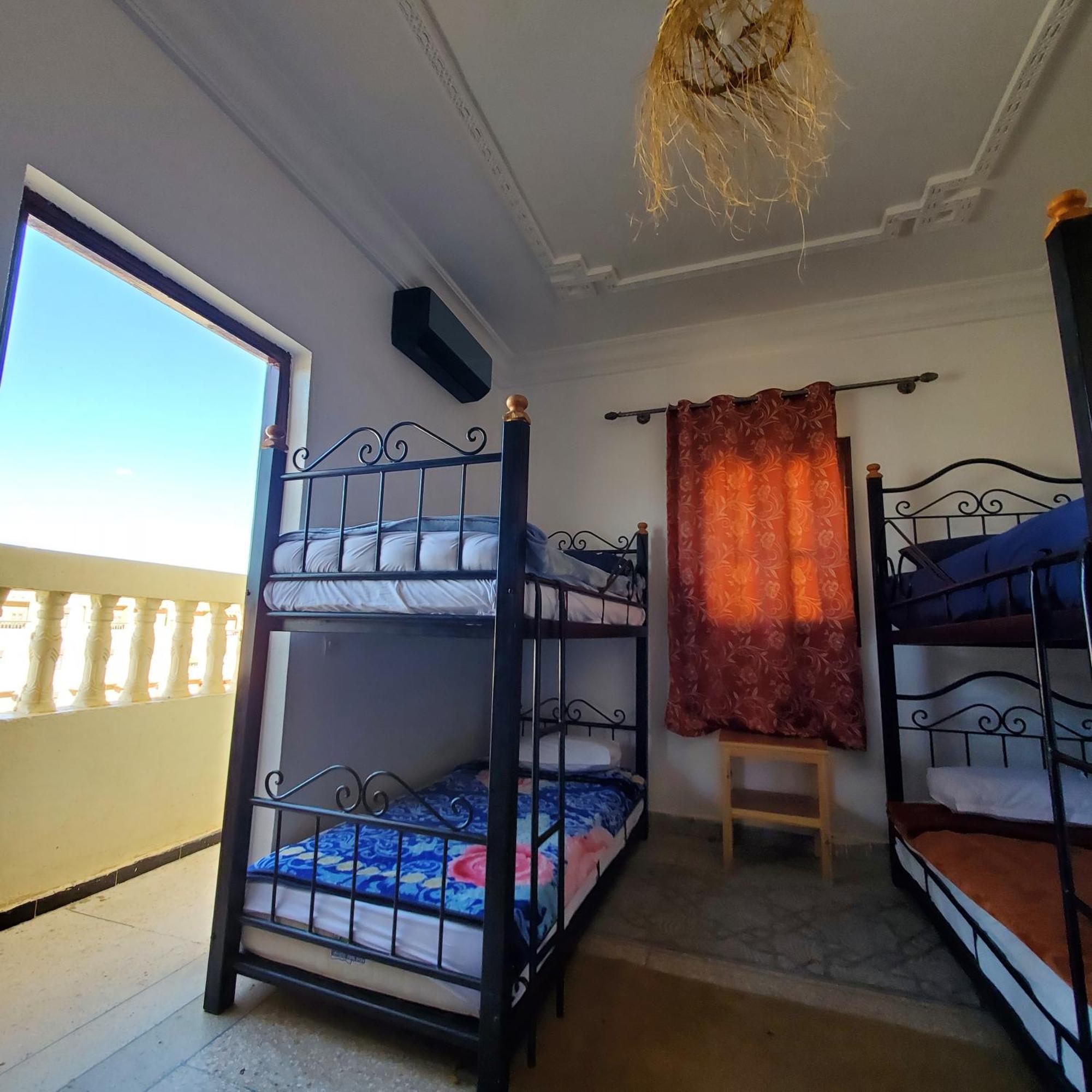 Warzazat Hostel Buitenkant foto